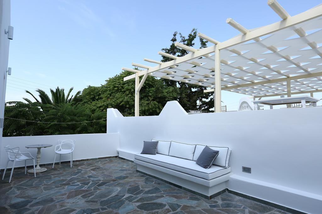 آداماس The White Suites المظهر الخارجي الصورة