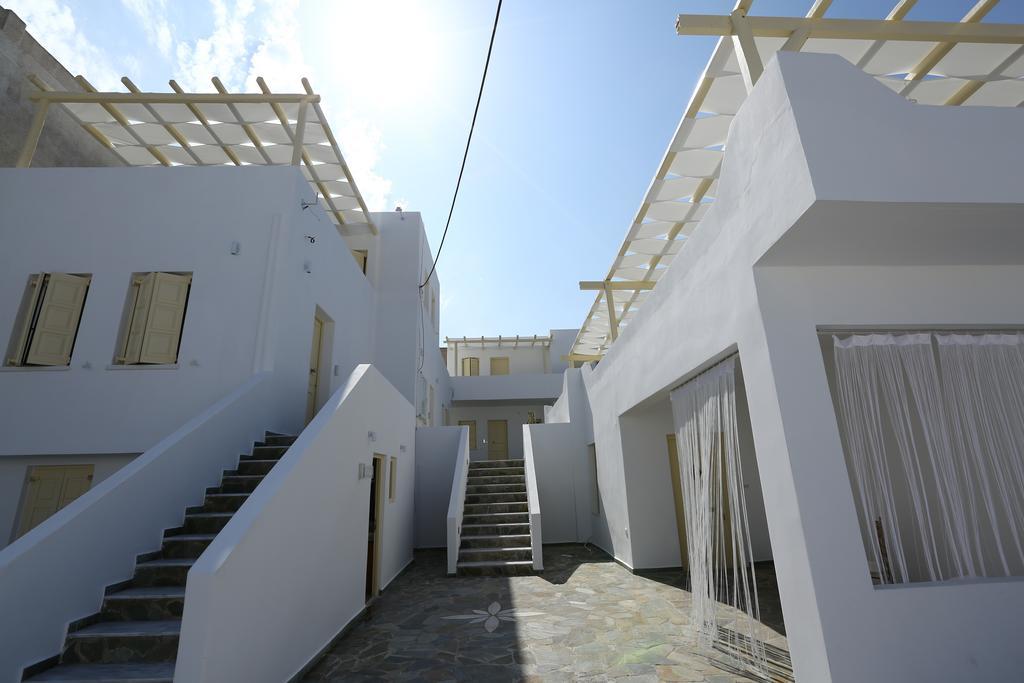 آداماس The White Suites المظهر الخارجي الصورة