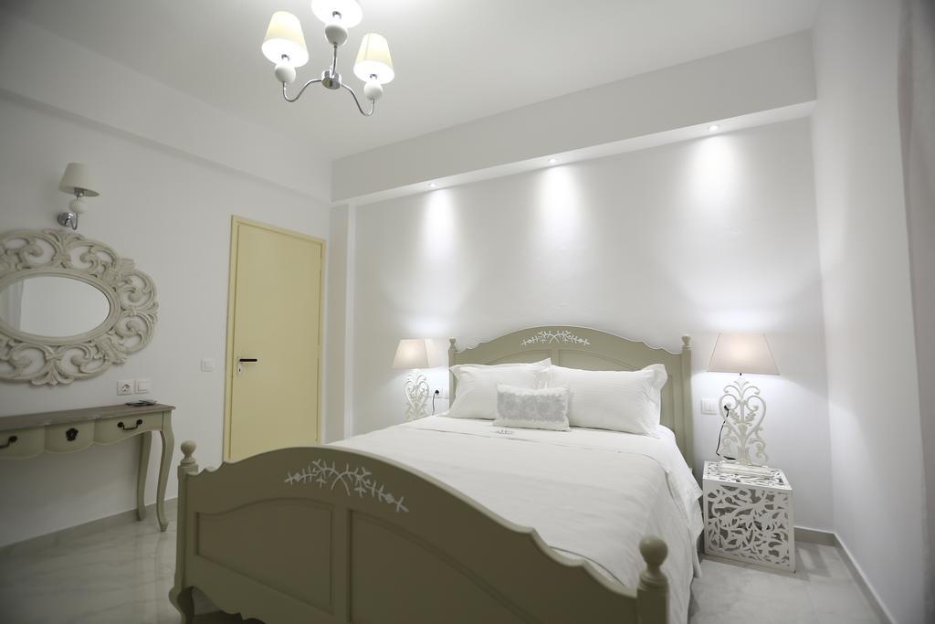 آداماس The White Suites الغرفة الصورة