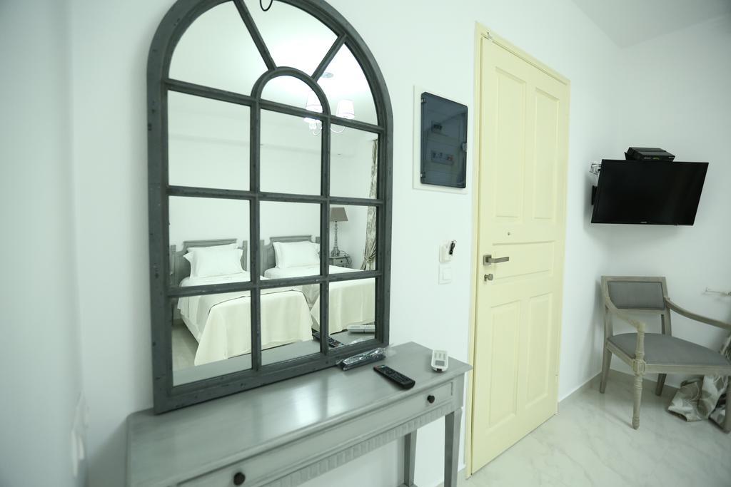 آداماس The White Suites الغرفة الصورة