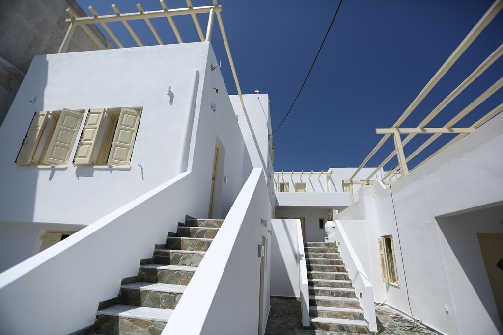 آداماس The White Suites المظهر الخارجي الصورة