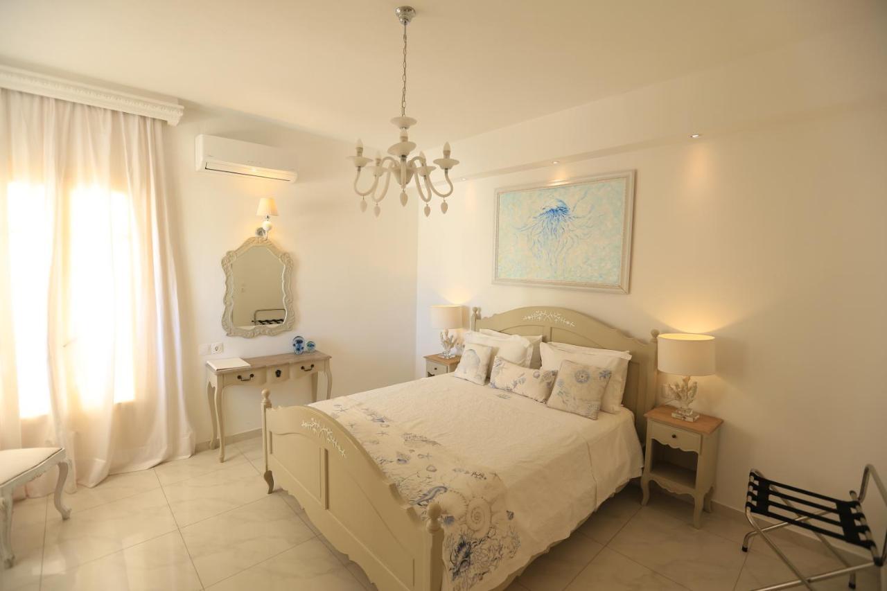 آداماس The White Suites المظهر الخارجي الصورة