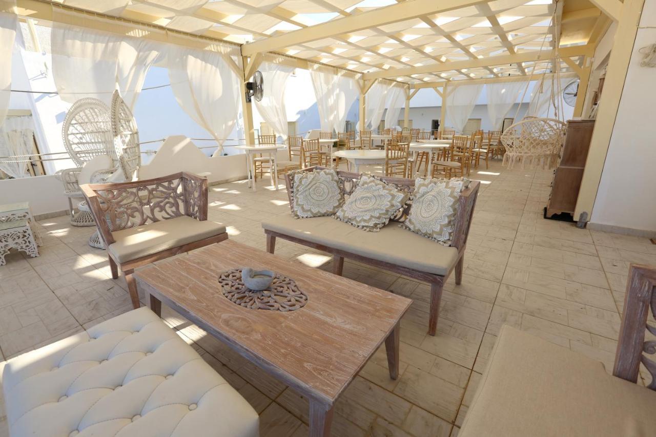 آداماس The White Suites المظهر الخارجي الصورة