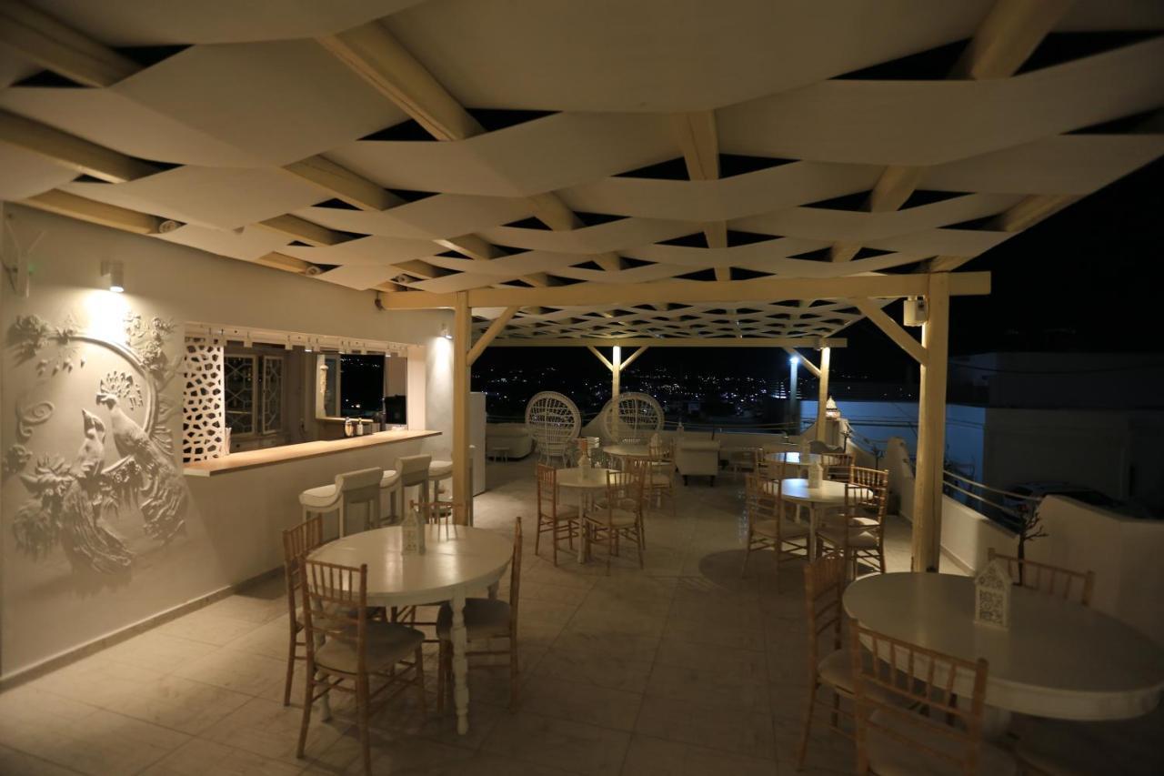 آداماس The White Suites المظهر الخارجي الصورة