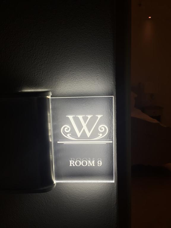 آداماس The White Suites المظهر الخارجي الصورة