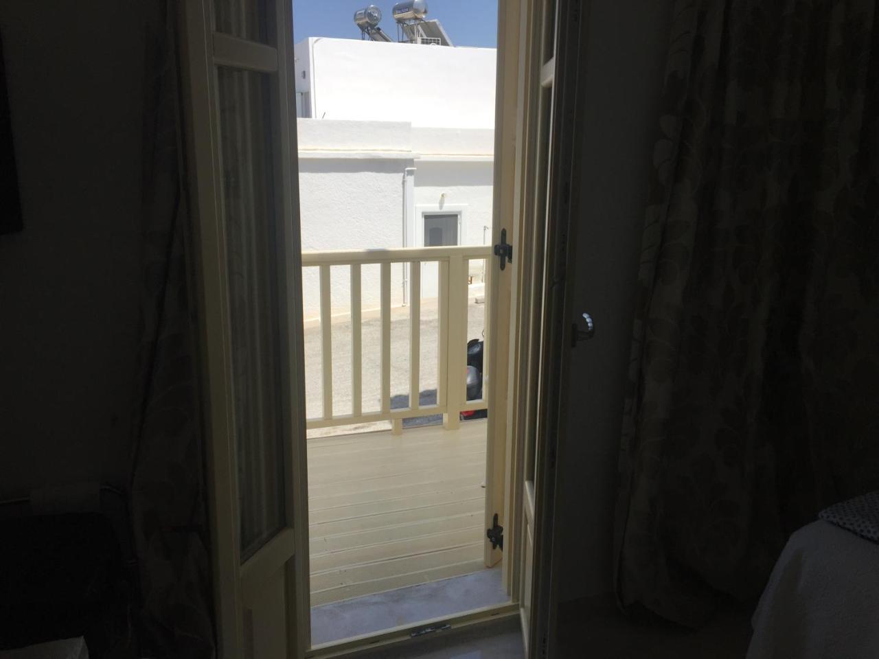 آداماس The White Suites المظهر الخارجي الصورة